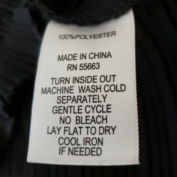 Palazzo Pleated Pants - Picture 5 of 5